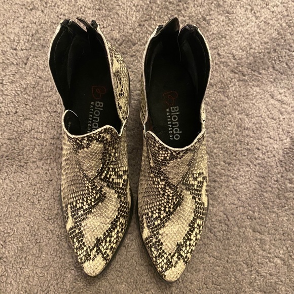 Blondo Waterproof Booties - Picture 5 of 8